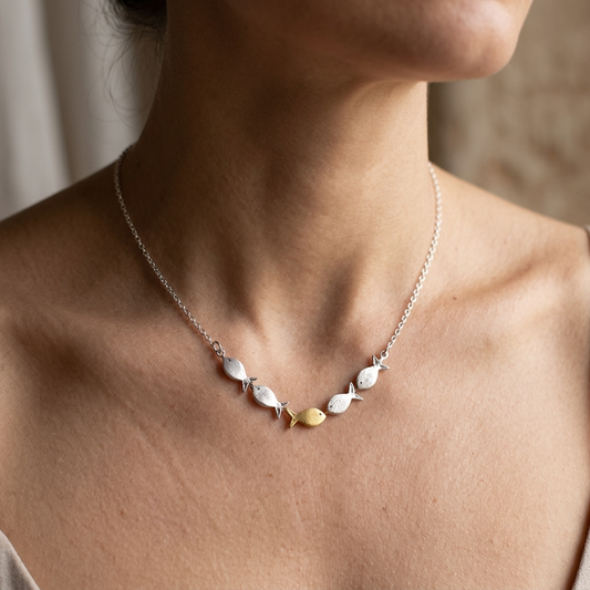 Amandine – Stylish goldfish necklace