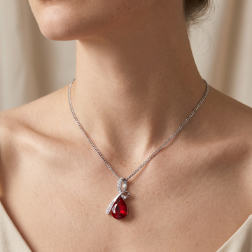 Pilar – Sparkling White Necklace