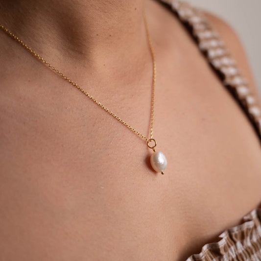 Golden Pearl Necklace - Shiny Pearl Pendant