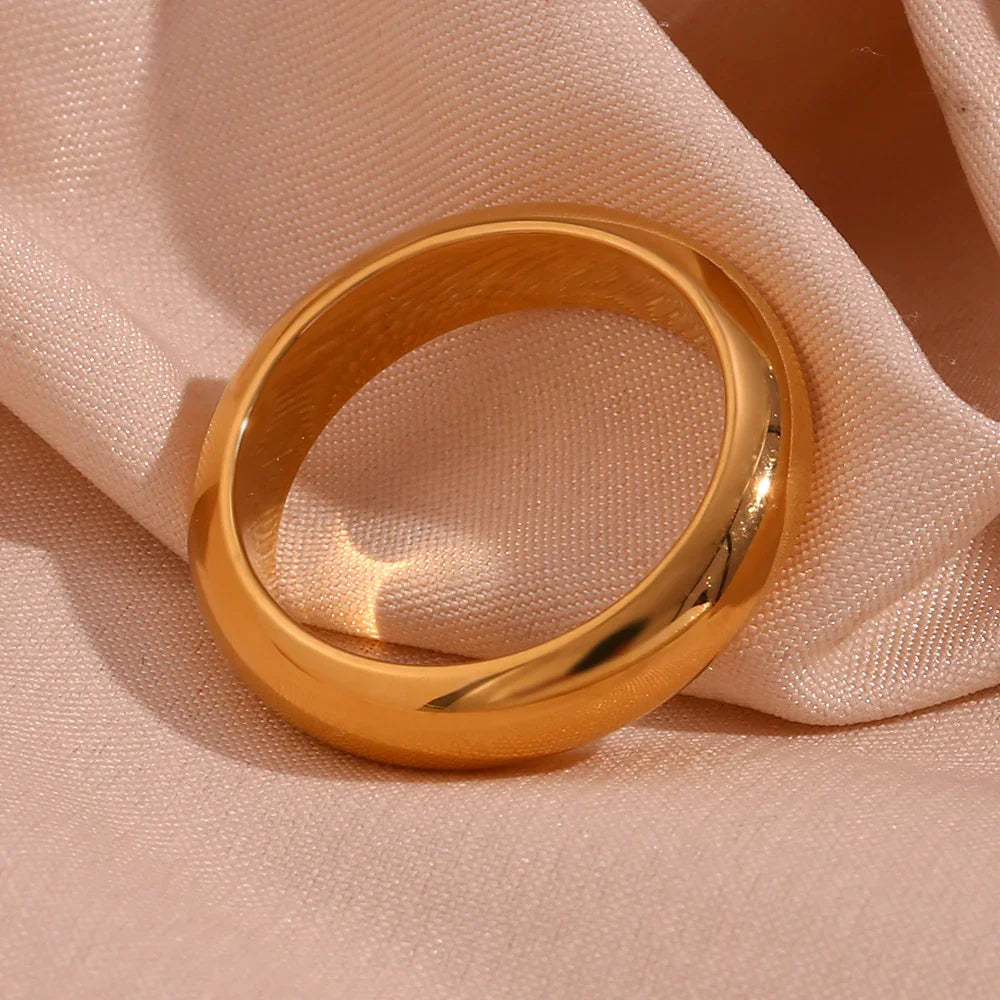 Yorina – Contemporary gold ring