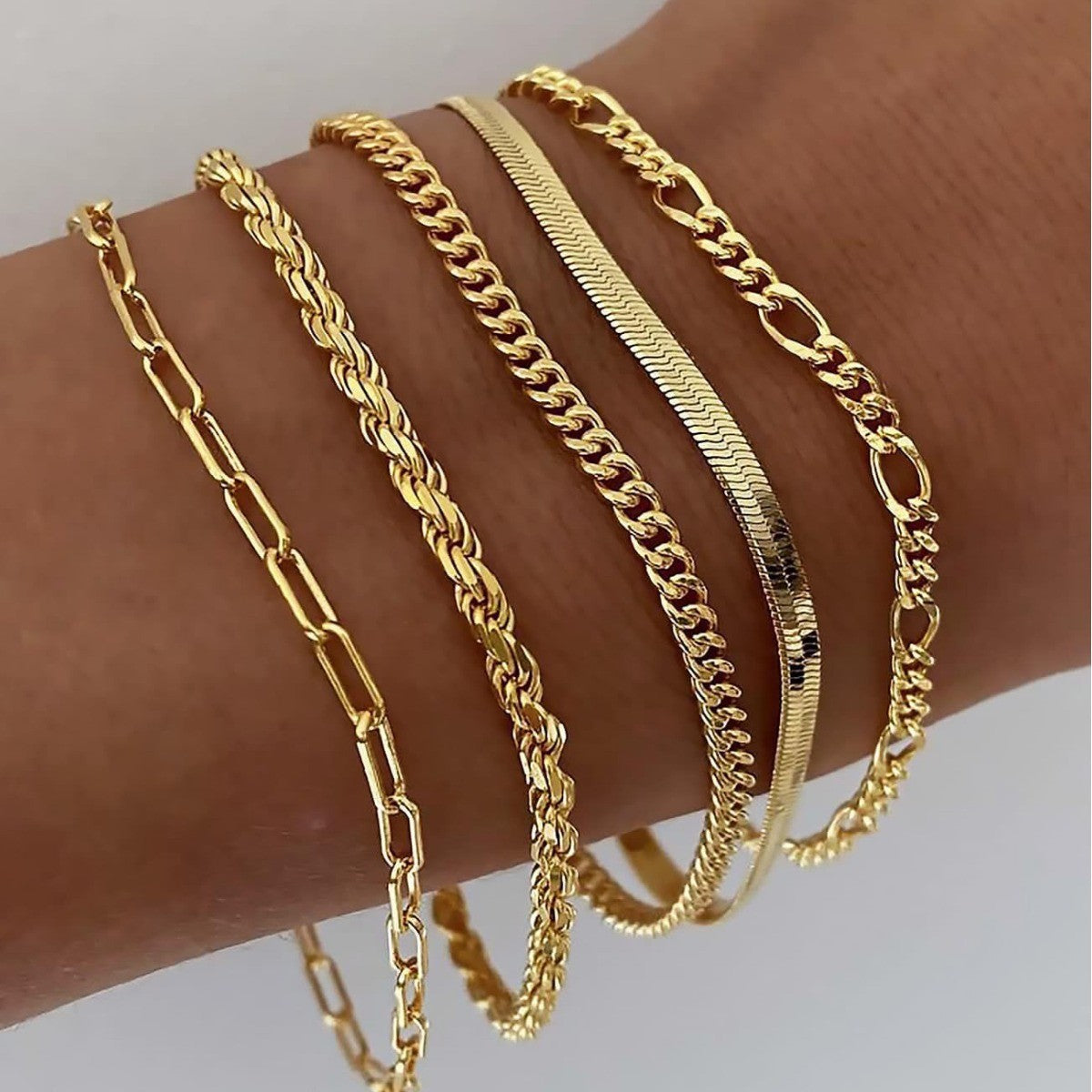 Elara – Set of Bracelets in Minimalist Style for Women