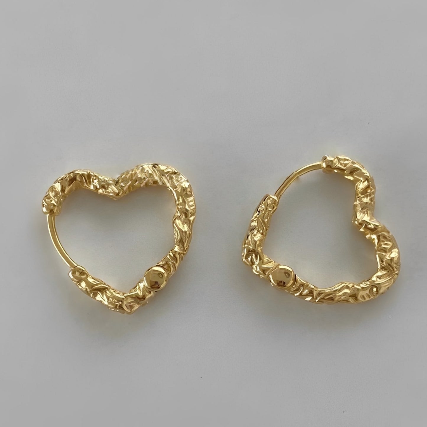 Elena – Heart-Shaped Earrings with Fine Pin Structure