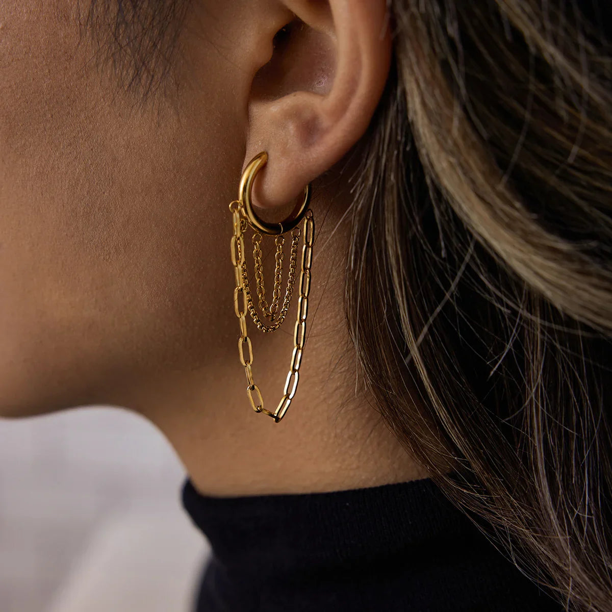 Women's Hoops with Multilayered Pendant Chains and Link Chain Design
