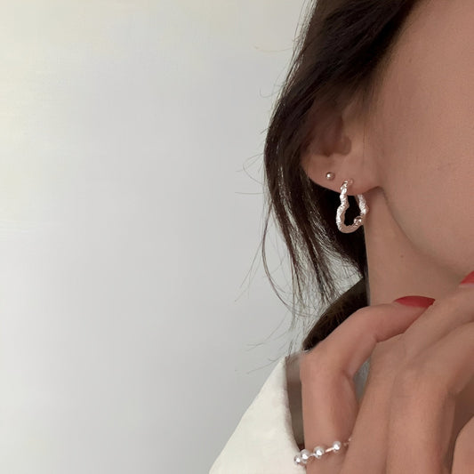 Elena – Heart-Shaped Earrings with Fine Pin Structure