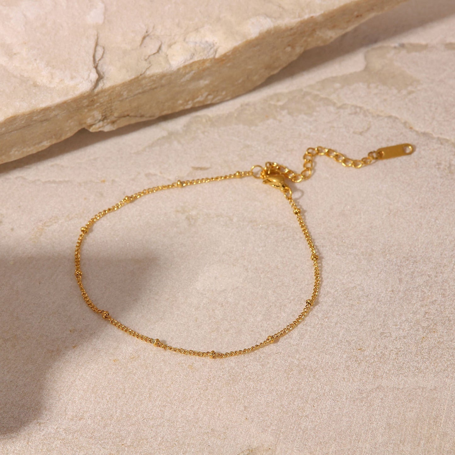 Wren – Stylish gold ankle chain