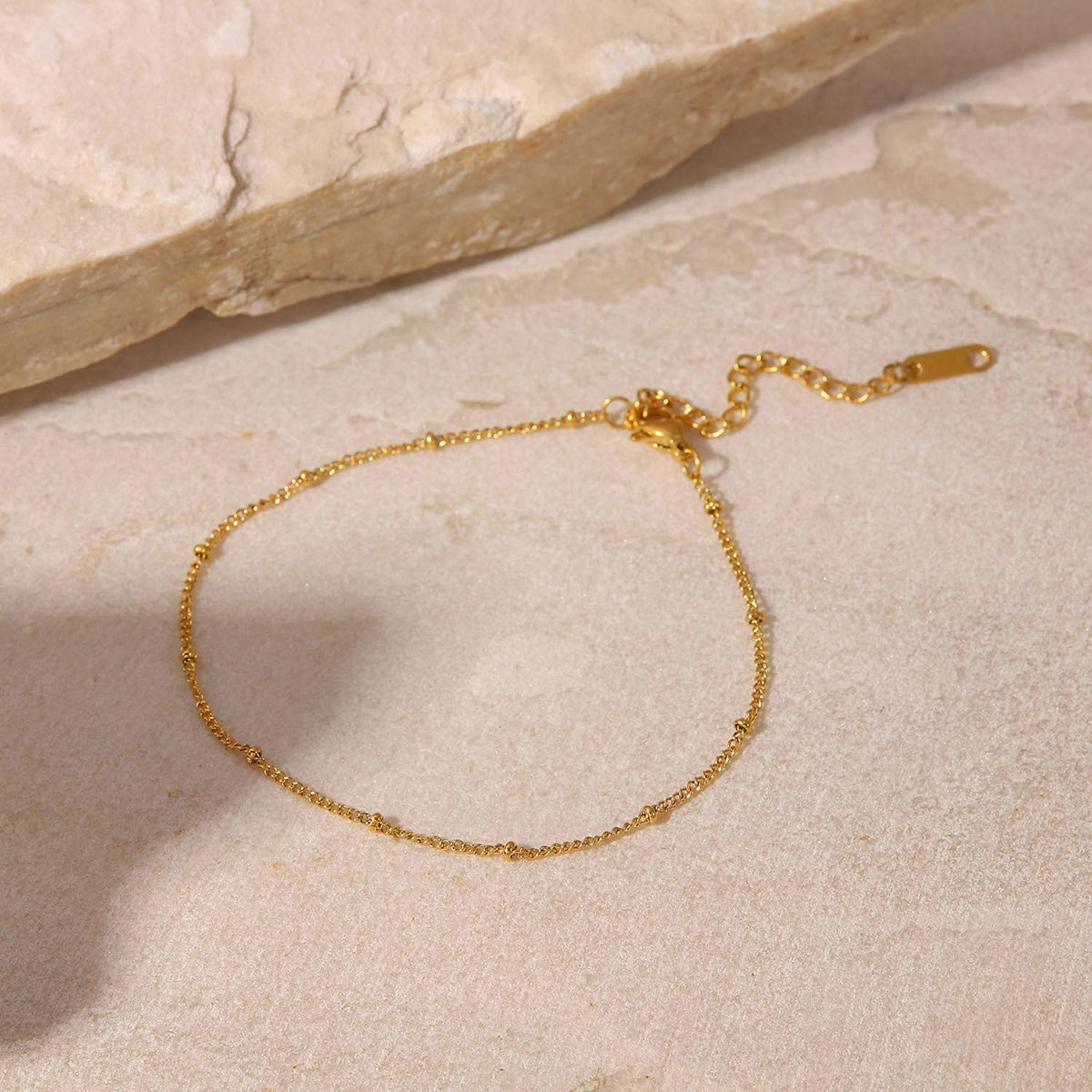 Wren – Stylish gold ankle chain