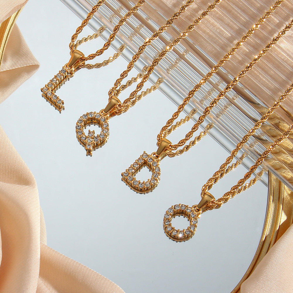 Maeve - Necklace with diamonds and letter initials