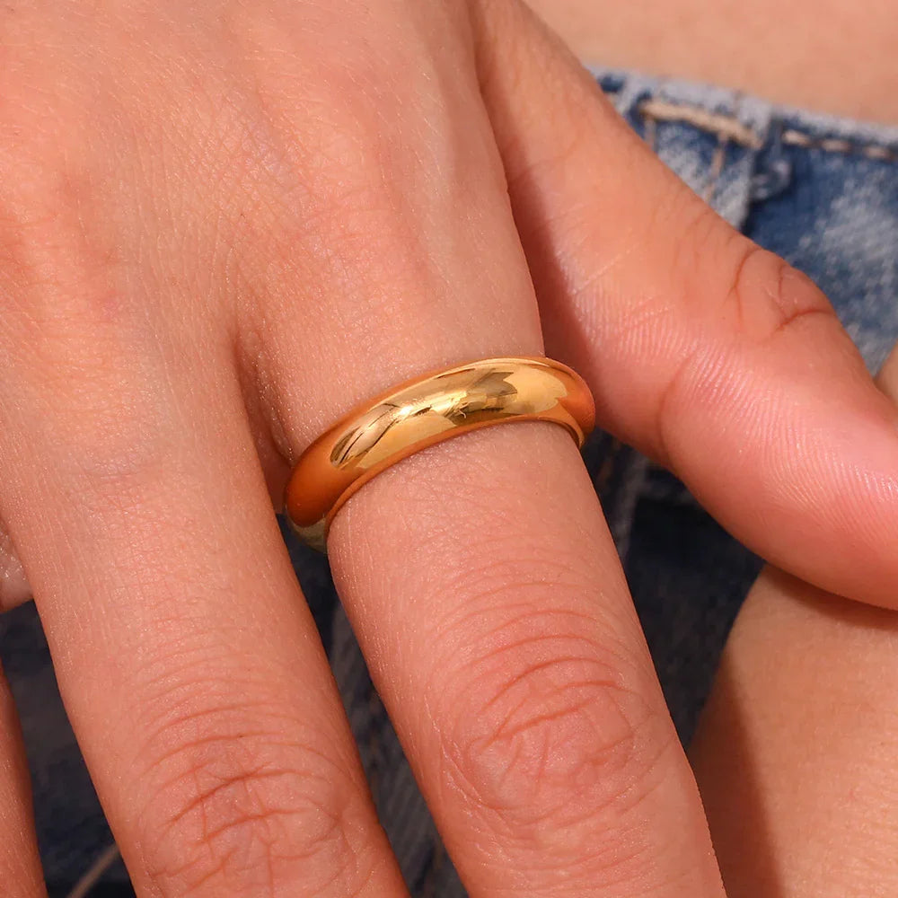 Yorina – Contemporary gold ring