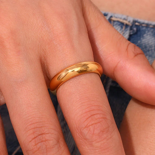 Yorina – Contemporary gold ring