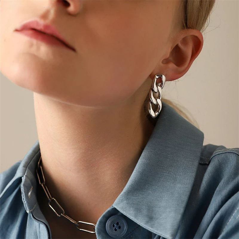 Lee - Earrings with Chain Design in Gold