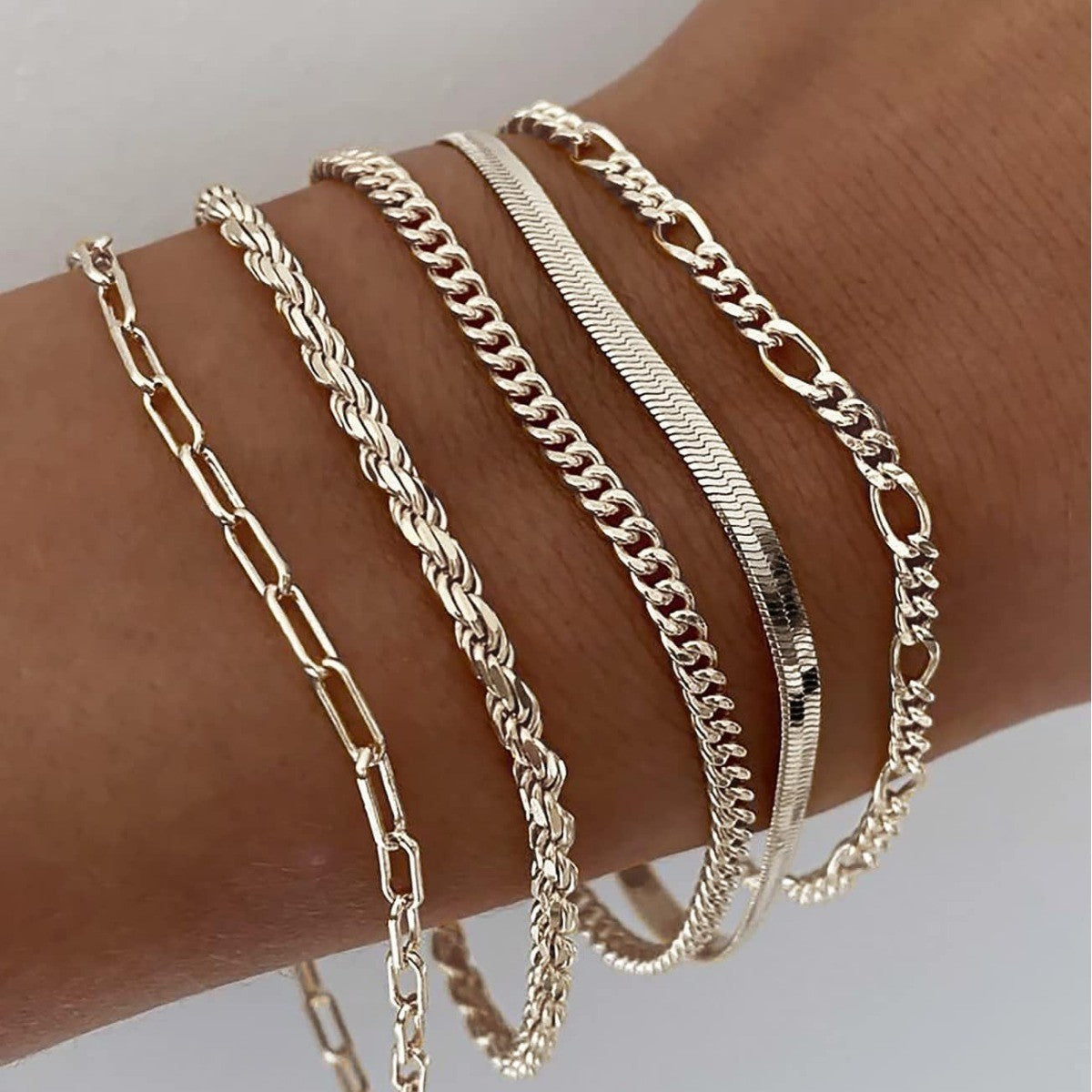 Elara – Set of Bracelets in Minimalist Style for Women