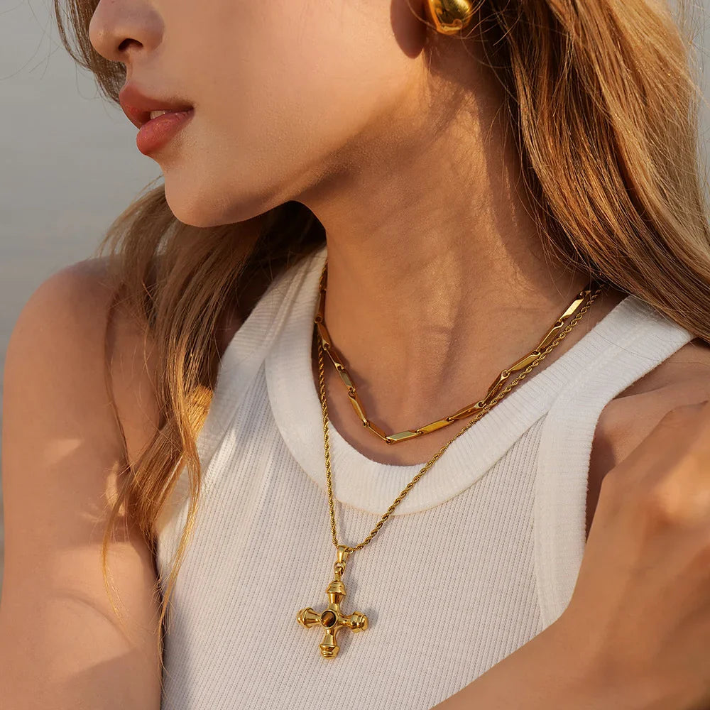 Women's Pendant Necklace with Single Stone and Symmetrical Design
