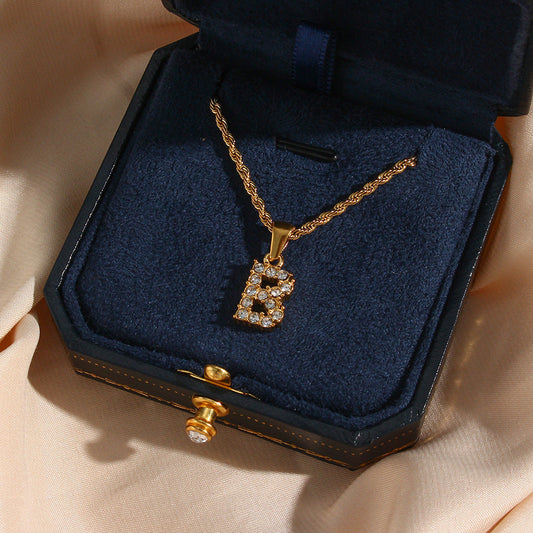 Maeve - Necklace with diamonds and letter initials