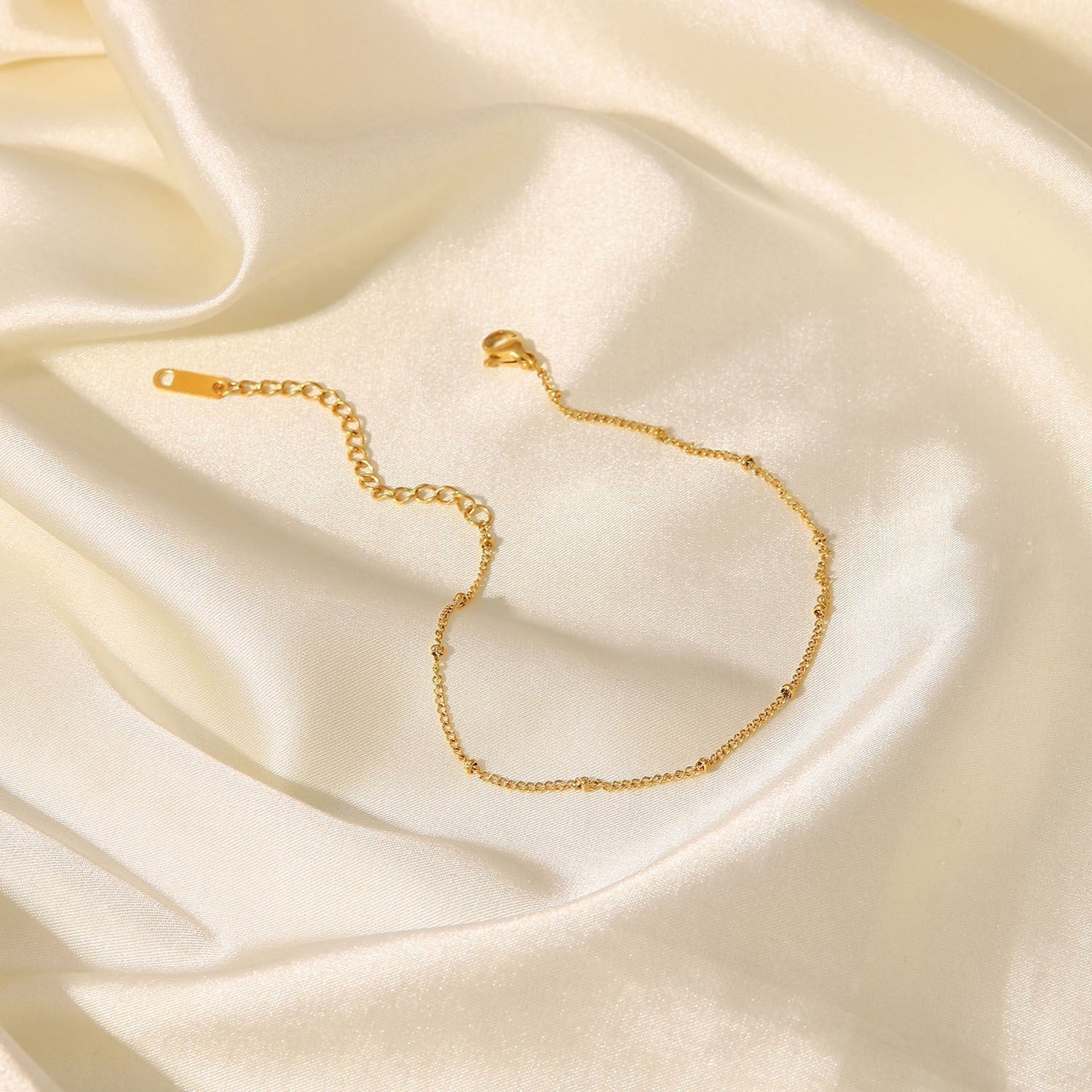 Wren – Stylish gold ankle chain