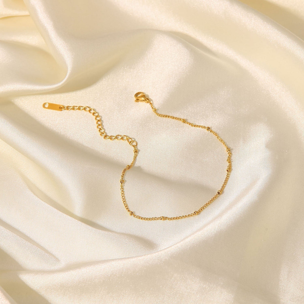 Wren – Stylish gold ankle chain