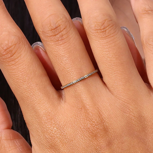 Zarra – Pavé Ring in Shining Gold