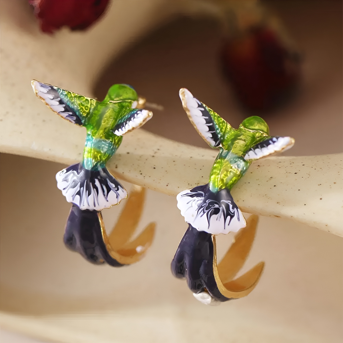 Lilou – Stylish Hummingbird Earrings