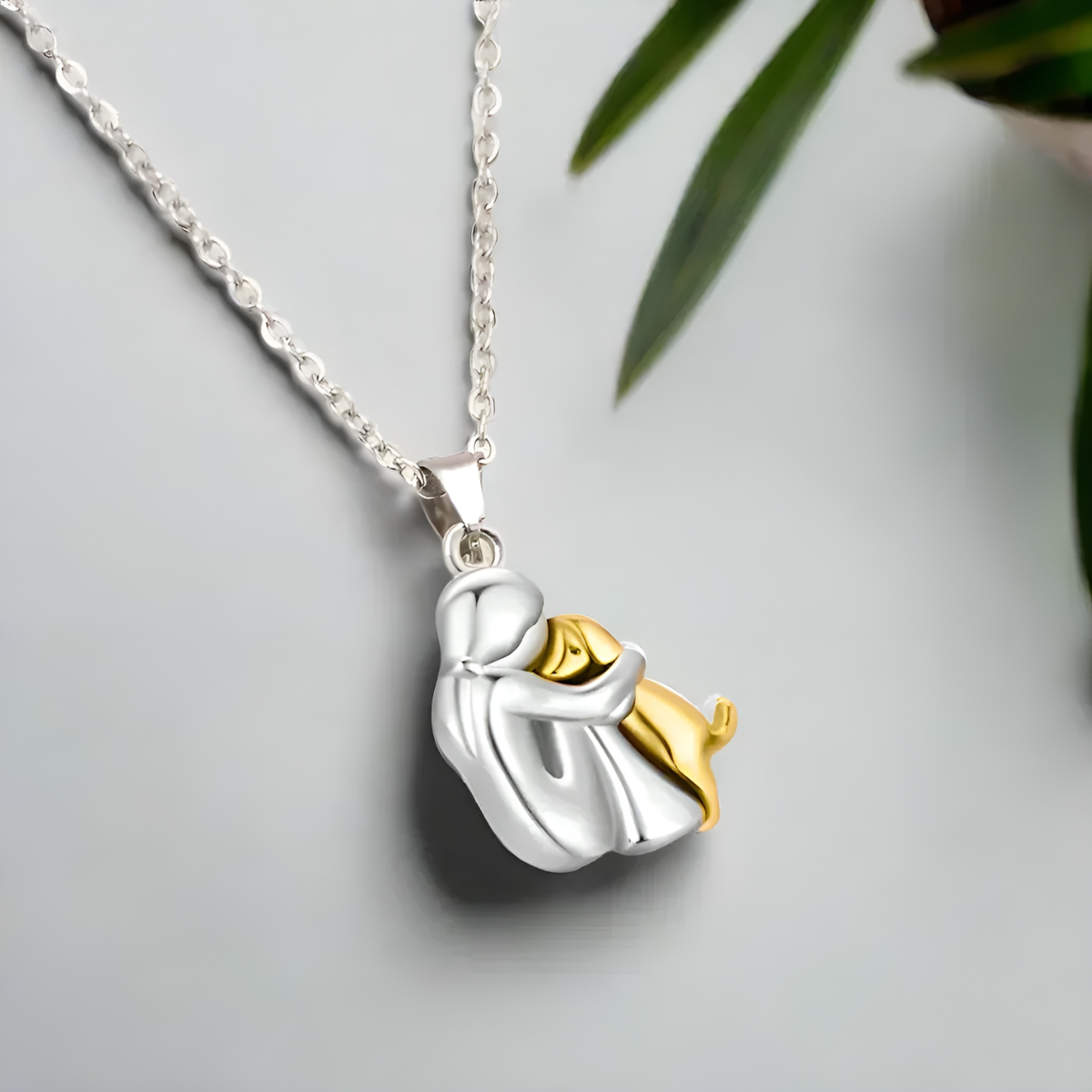 Lena – Elegant Cuddle Pendant