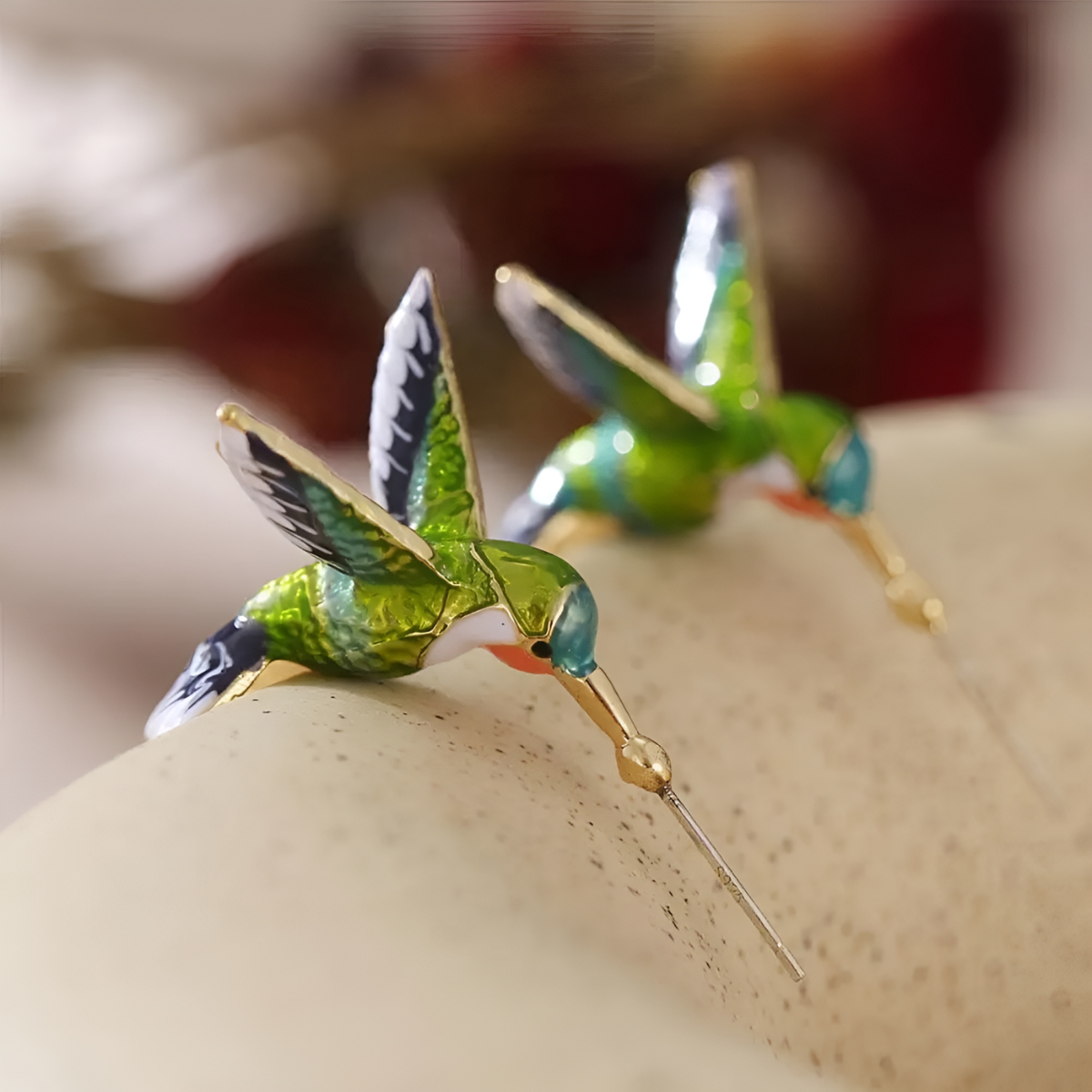 Lilou – Stylish Hummingbird Earrings
