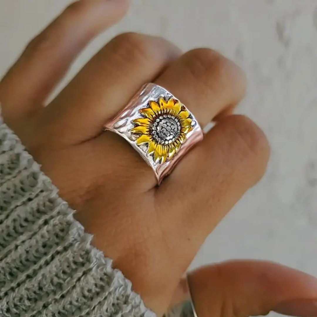 Women’s Statement Ring with Sunflower Design and Round Center Piece