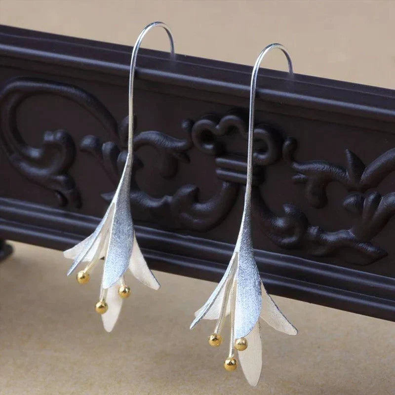 Lina – Flower Earrings made of High-Quality Metal