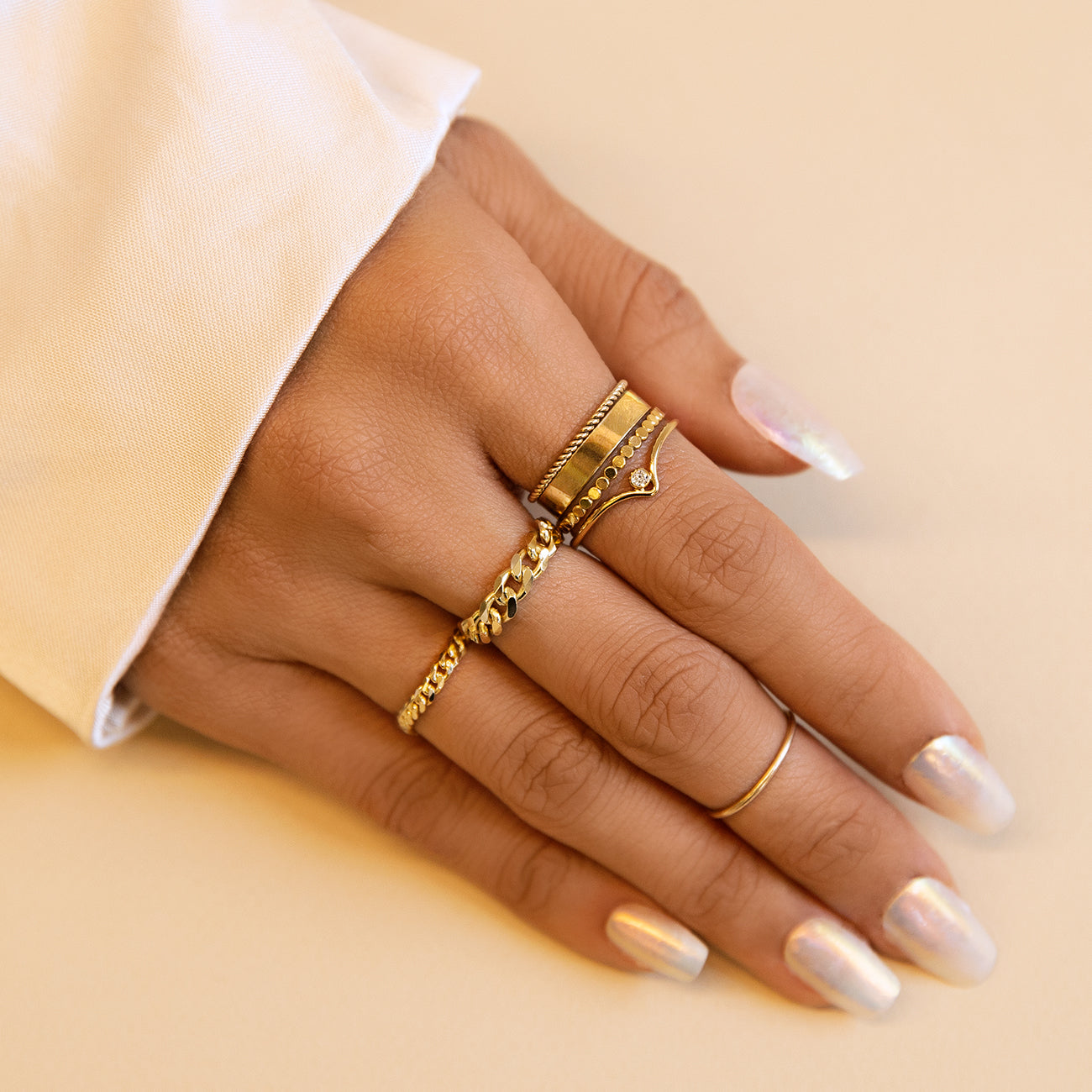 Luna - Flat Ring with Pearls