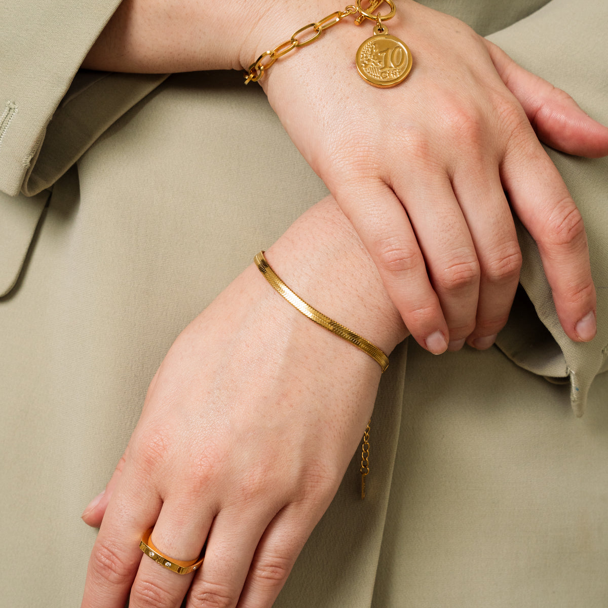 Livia – Snake Bracelet Gold Elegant