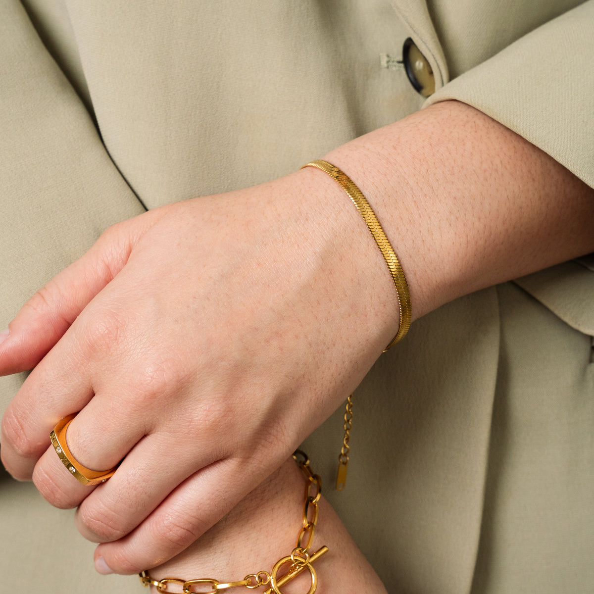 Livia – Snake Bracelet Gold Elegant