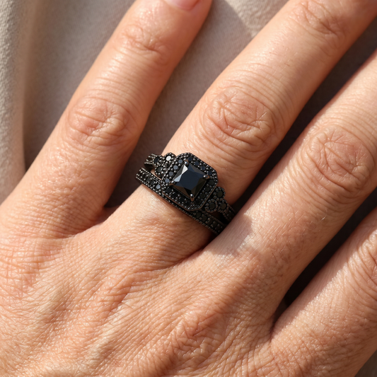 Adriane – Set Vintage Rings in Black