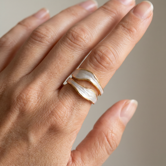 Niana – Vintage Ring from Light Metal