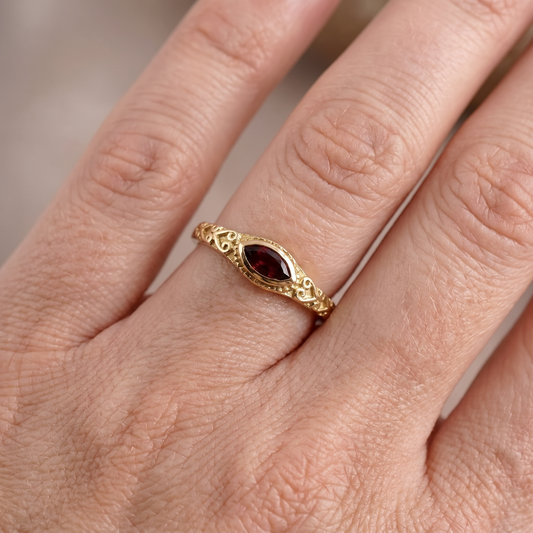 Olga – Gold Ring with Red Retro Stone