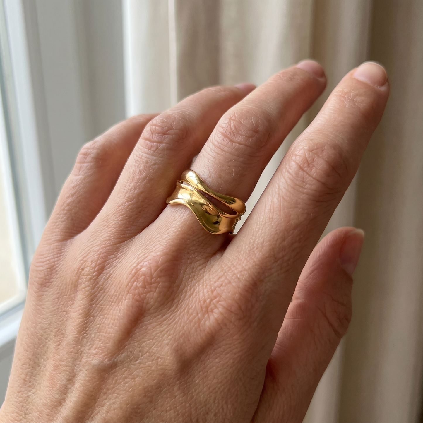 Charlie – Flexible Sculptural Ring