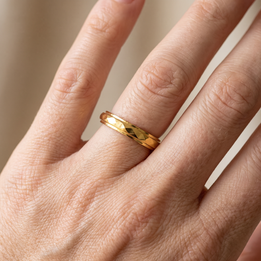 Nadia – Delicately Hammered Ring