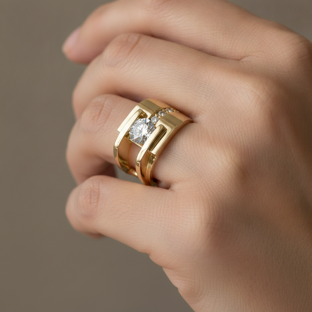 Sharon – Vintage Gold Ring with Irregular Zirconia