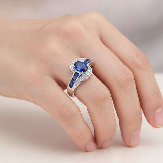 Diane – Ring with Blue Sapphire