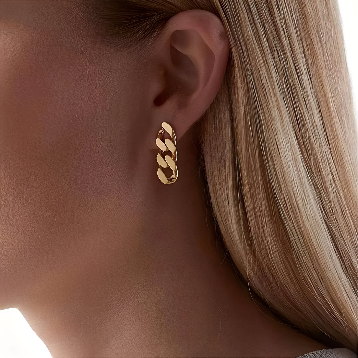 Sol – Link Hoops in Gold