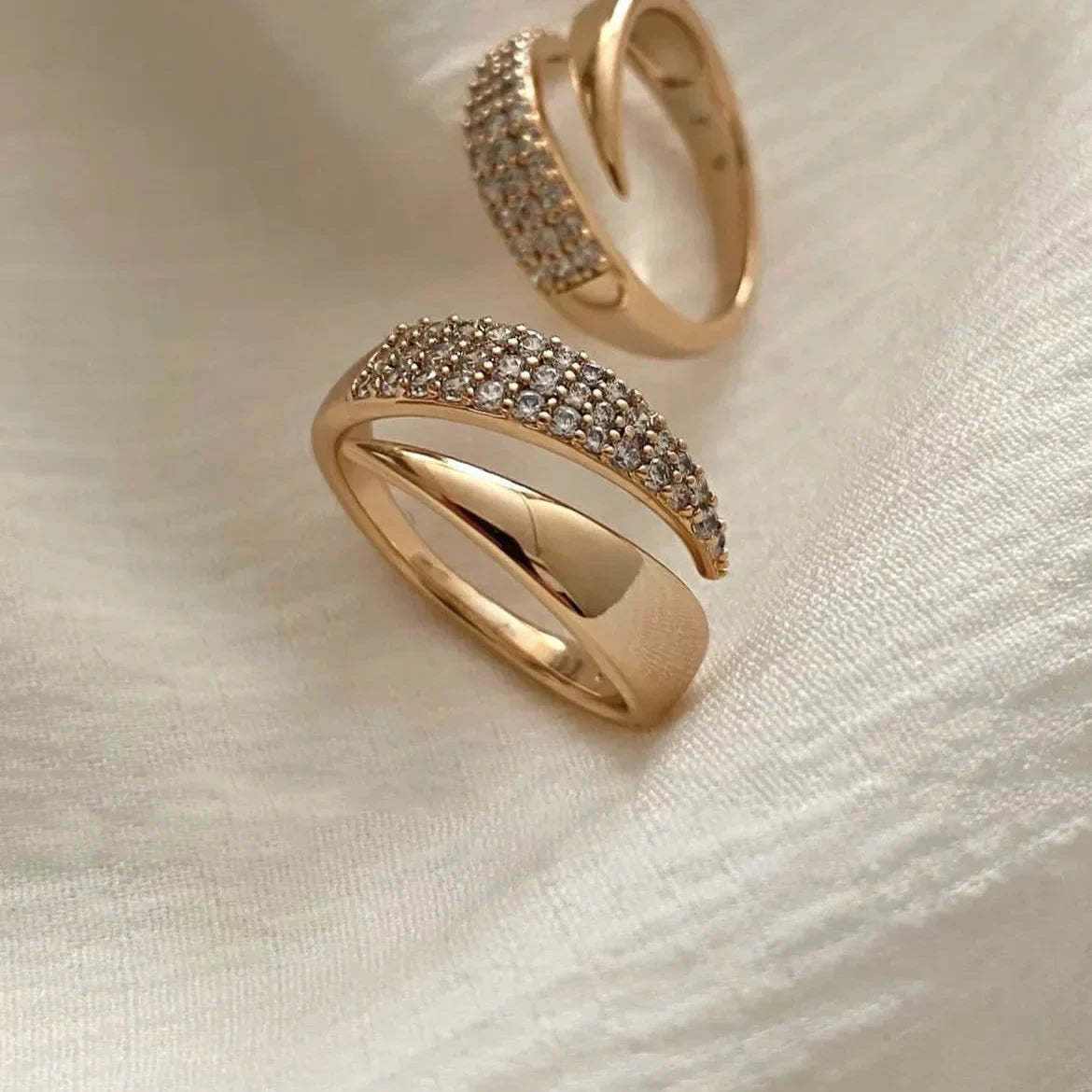 Irina – Curved Ring Gold Plated 18K