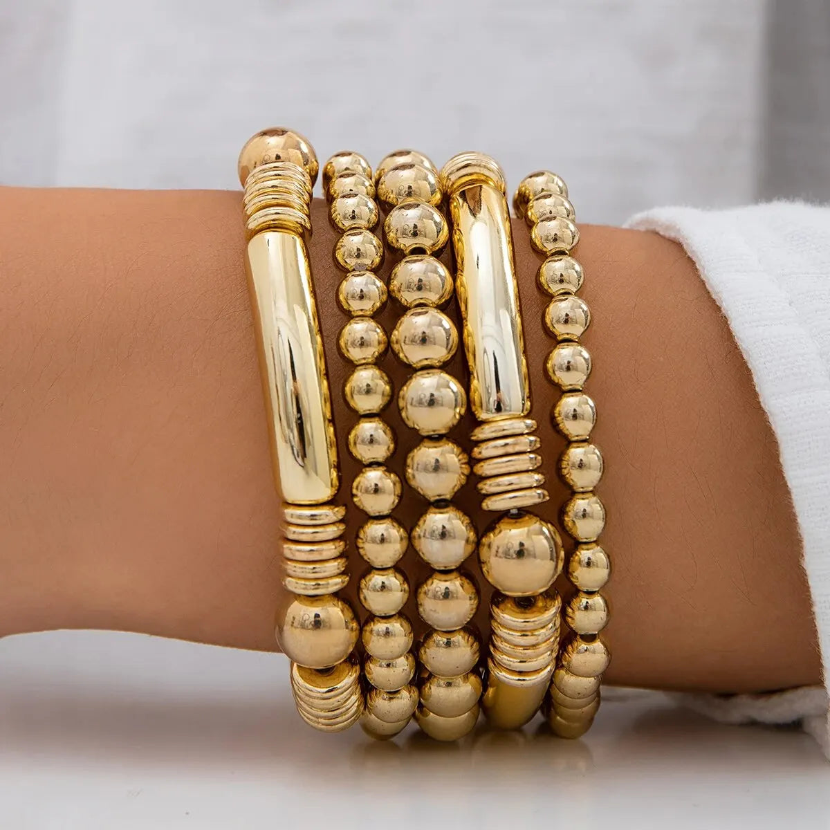 Mira – Set of 5 stackable pearl bracelets