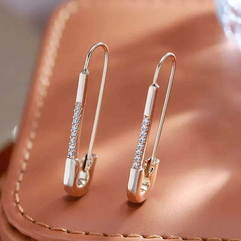 Maika – Earrings Safety Pin Elegant