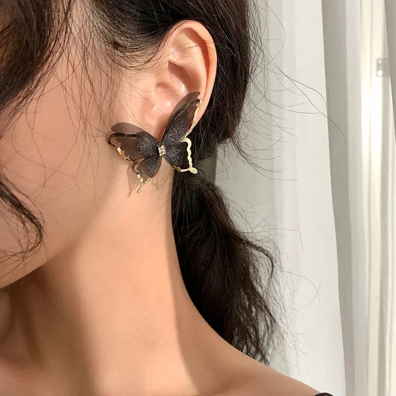 Jean – Butterfly Earrings made of Light Weave