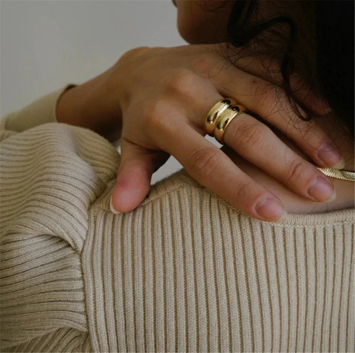 Solene – Wide ring for the index finger