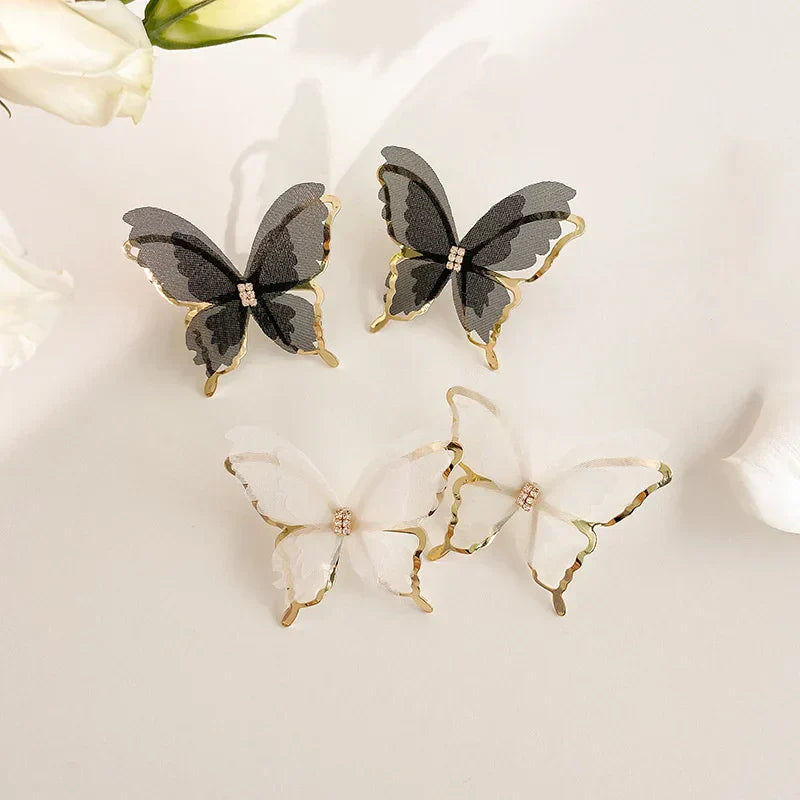 Jean – Butterfly Earrings made of Light Weave