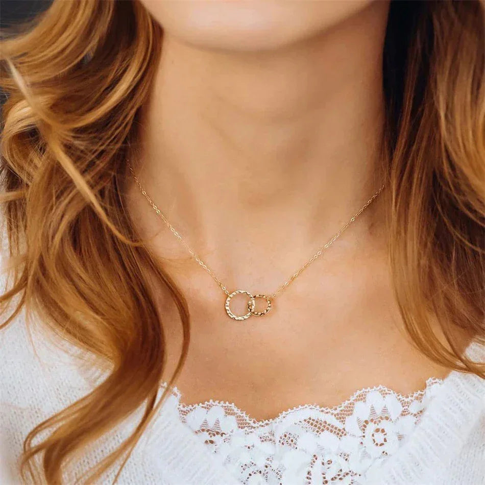 Isabelle – Elegant Gold Hoop Necklace
