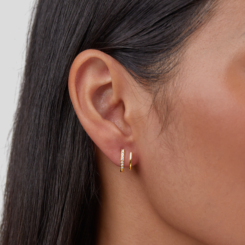 Zendaya – Claw Earrings with Brilliant Details