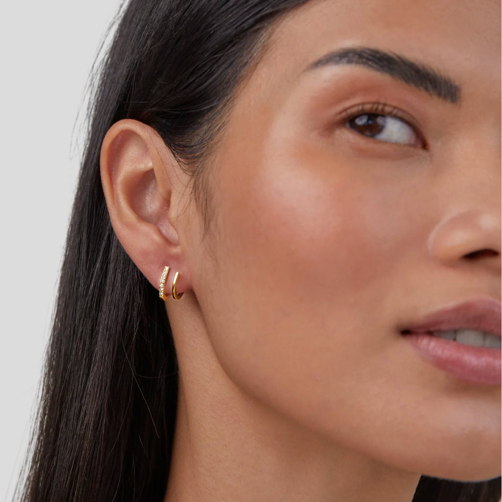 Zendaya – Claw Earrings with Brilliant Details