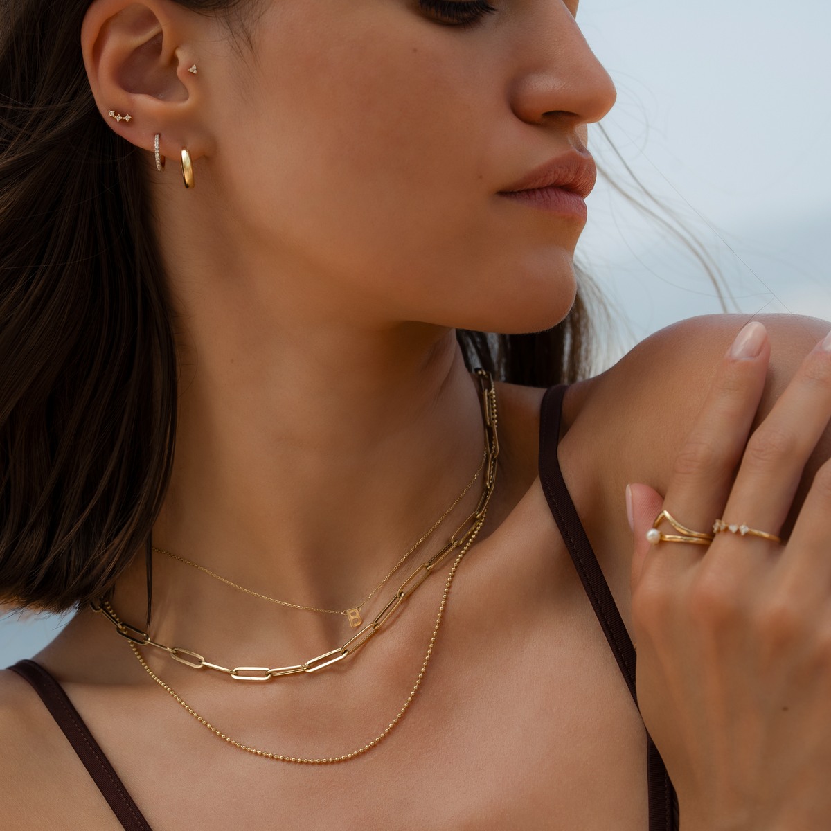 Women’s V-Ring with Curved Contour for Combined Ring Looks