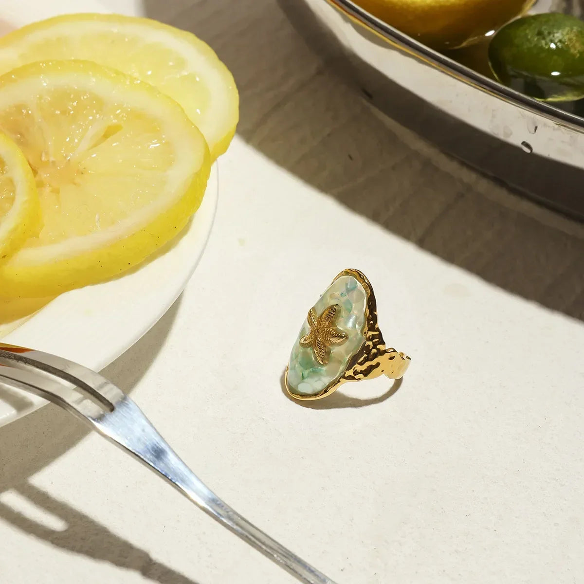Women's Statement Ring with Starfish Motif and Structured Oval Front