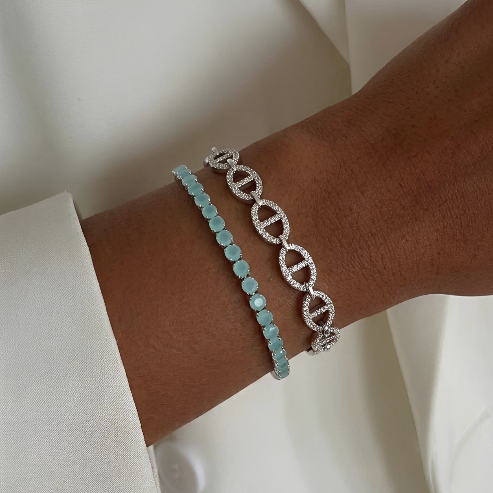 Women’s Tennis Bracelet with Round Stone Setting and Continuous Design