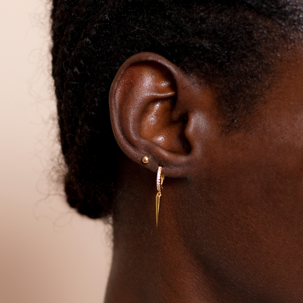 Women’s Hoops with Pyramid-Shaped Pendant and Round Stone Setting