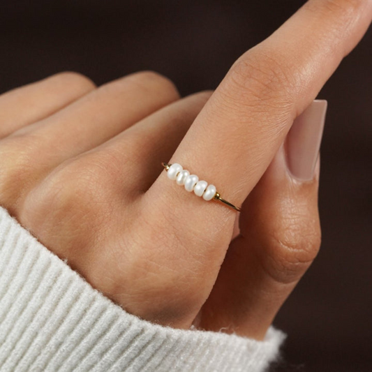 Mini Pearl Ring